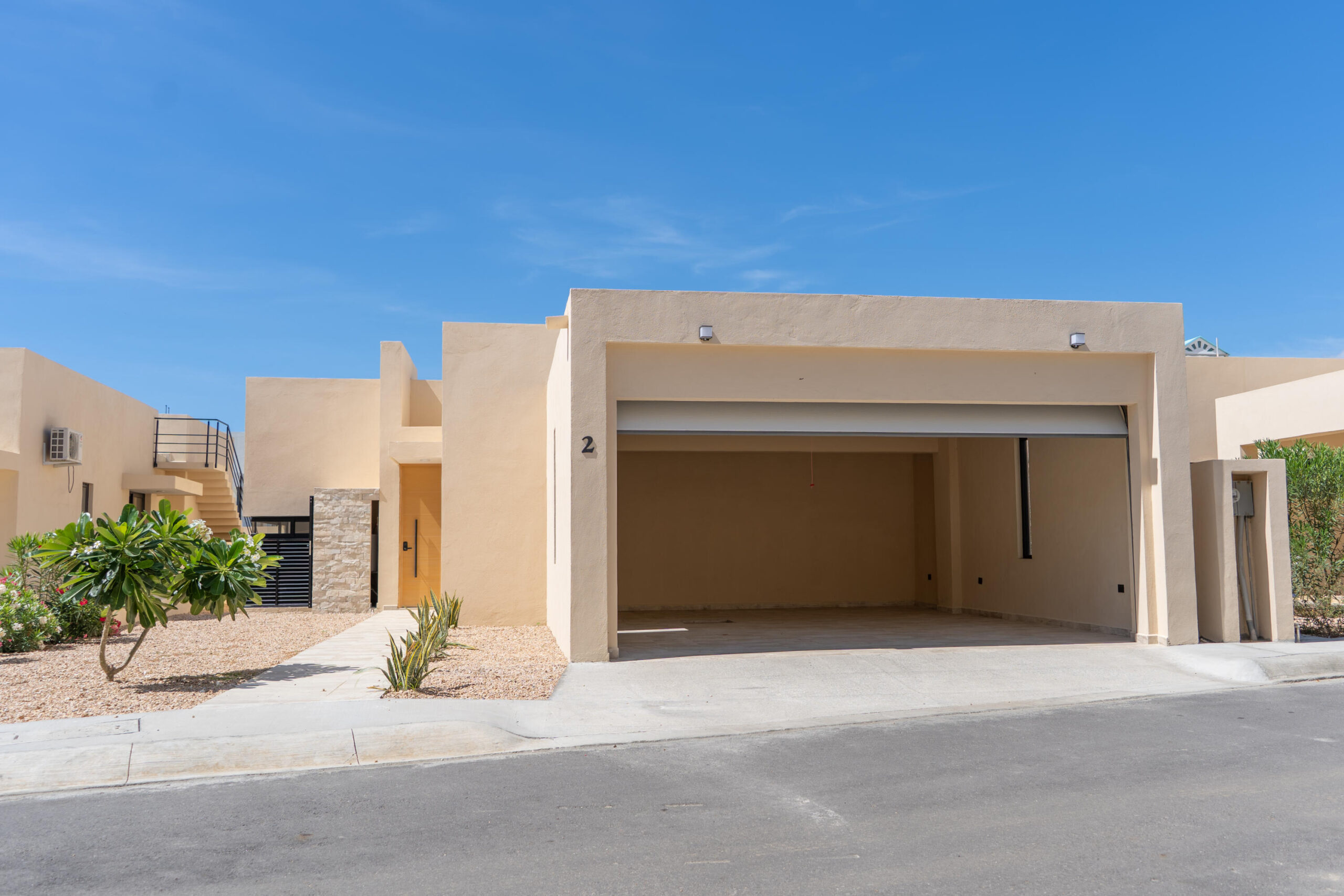 Los Cabos El Tezal W:General Brand New ENTERTAINER'S DREAM HOME...with a HUGE outdoor tiled and covered backyard, tiled terrace and a Large tiled Roof top area with ocean and city for sale