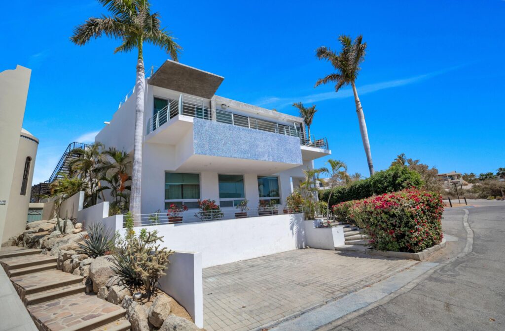 Los Cabos Solesta Introducing Solesta Luxury Residences, perched upon the highest elevation within Club Campestre, San Jose del Cabo. Commanding spectacular ocean, mountain, and golf course for sale