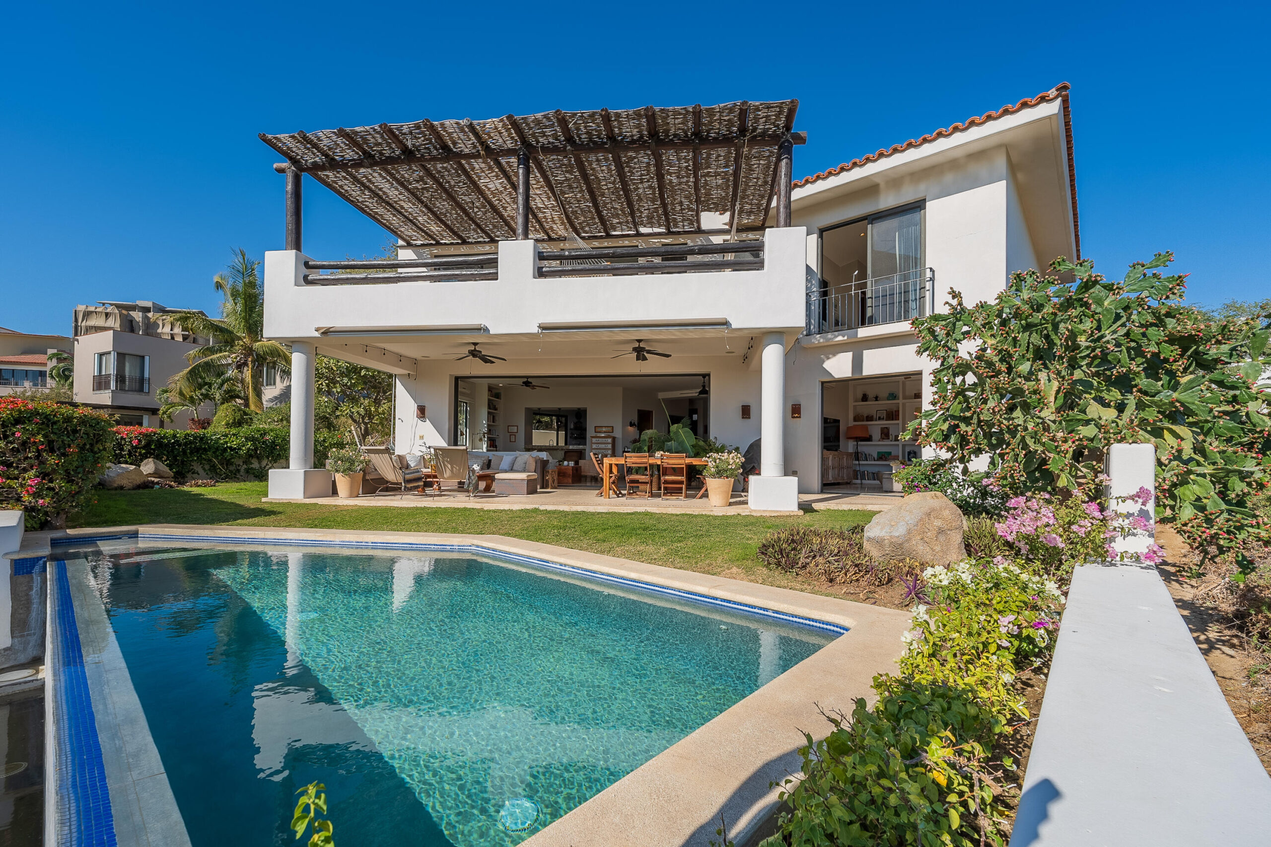 Los Cabos La Canada This luxurious residence showcases elegant contemporary architecture, enhanced by breathtaking for sale