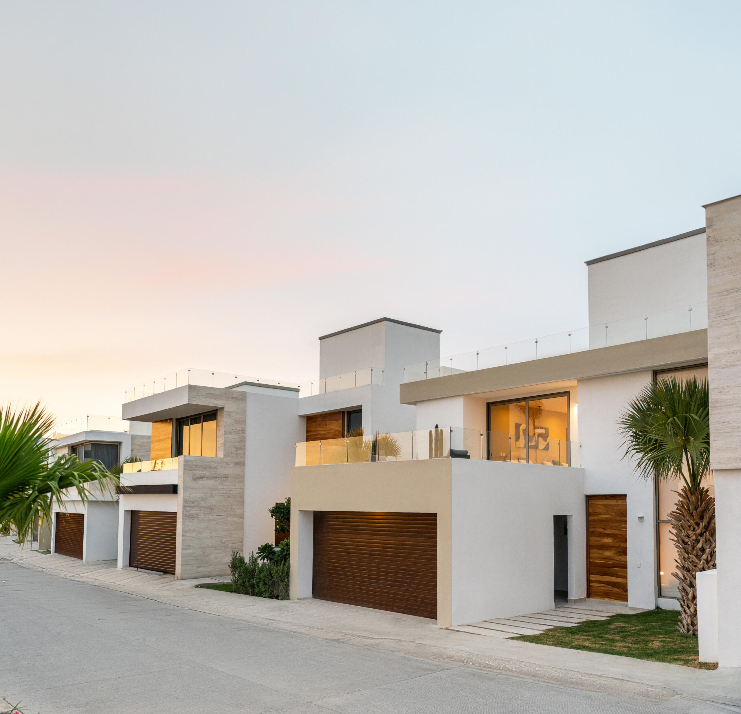 Los Cabos Rancho Par-El Cielito Hot sale! Priced to sell Modern Tuscan Townhome in El CielitoLocated atop Rancho Paraíso, this beautiful 3 bedroom, 3 bathroom corner unit offers privacy, and tranquility. Enjoy stunning ocean for sale