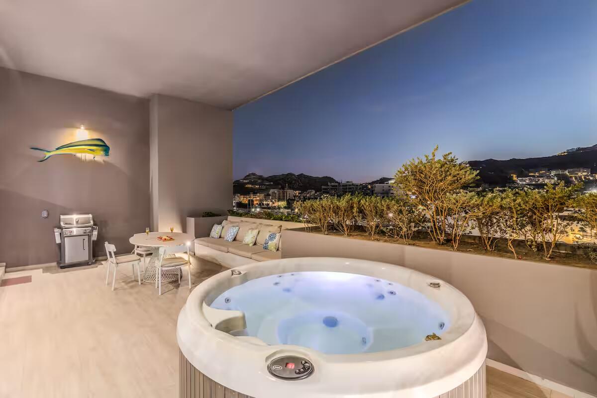 Los Cabos Cascadas Welcome to Las Cascadas 611, a beautifully positioned residence in the prestigious Pedregal community of Cabo San Lucas. This 2-bedroom, 2-bathroom condo offers breathtaking – Paraiso Residences, Cabo San Lucas, BS
